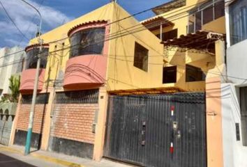 Casa en  133, Arequipa 04001, Perú