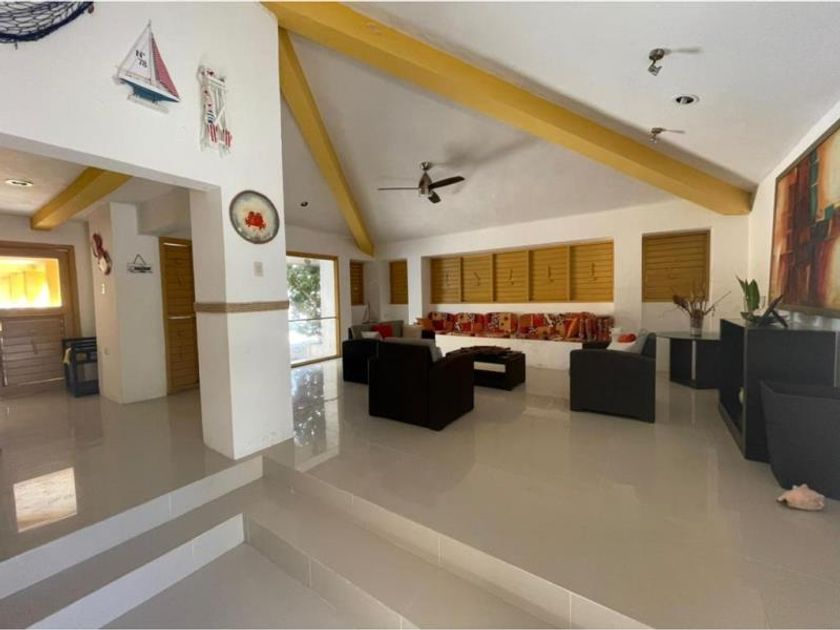 venta Casa en Progreso de Castro Centro, Progreso, Yucatán (MX21KG7980) icasas.mx