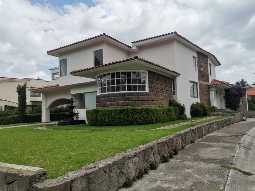 renta Casa en San Luis Mextepec, Zinacantepec (MX22-NM7777)