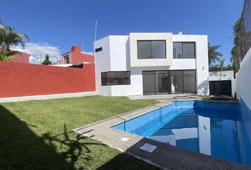 Casa en  Lomas De Atzingo, Cuernavaca, Morelos