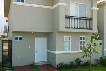 Casa en  X456+jc Guayaquil, Ecuador