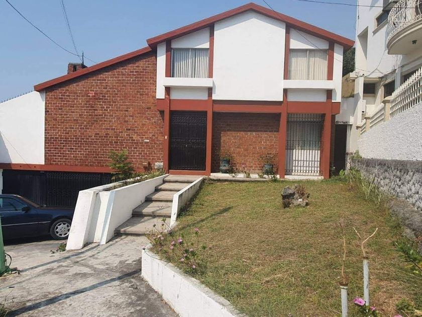 venta Casa en Contry la Silla, Guadalupe, Nuevo León (58-CV-3247)
