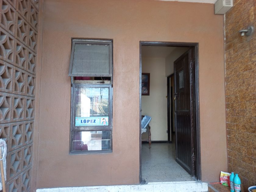 renta Casa en Mitras Centro, Monterrey (16-DR-2130)