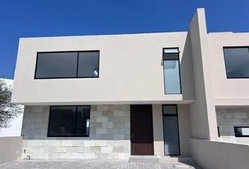 Casa en  Circuito Pizarra, Campestre, Querétaro, 76226, Mex