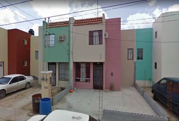 Casa en  Calle Santa Fe 215, Ampliación Presa La Laguna, Reynosa, Tamaulipas, 88758, Mex