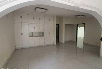 Casa en  Avenida Pinos 402-404, Fraccionamiento Jurica, Querétaro, 76100, Mex