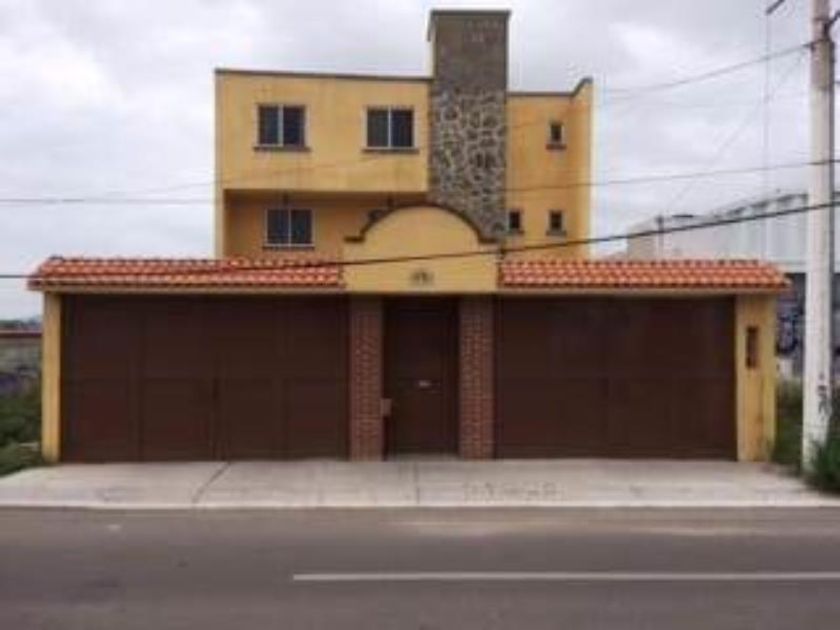 renta Casa en Hércules, Santiago de Querétaro, Municipio de Querétaro  (MX20-IL3772)