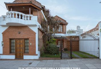 Casa en  Luis Guanella 2-100, Tapiales, La Matanza, B1770, Buenos Aires, Arg