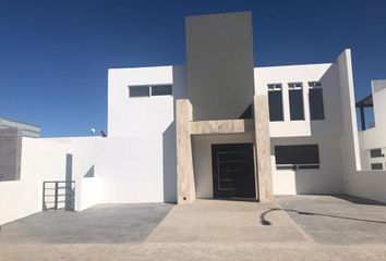 Casa en  La Cruz, San Juan Del Río, San Juan Del Río, Querétaro