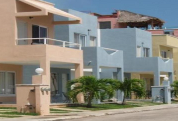 Casa en  Calle Estuario 11, Fraccionamiento Bahía Azul, Benito Juárez, Quintana Roo, 77524, Mex
