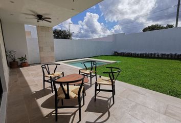 Casa en condominio en  Pueblo Cholul, Mérida, Yucatán