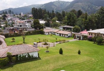 Casa en  La Merced, Quito