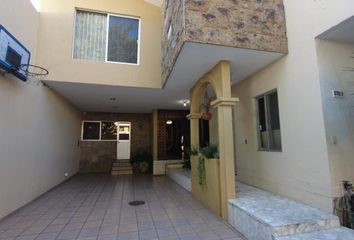 Casa en  Calle Aguamarina 2785-3067, Cruz Del Sur, Residencial Victoria, Guadalajara, Jalisco, 44550, Mex