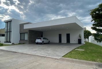 Casa en fraccionamiento en  Prolongación Adolfo López Mateos Norte, Granja Raquel, León, Guanajuato, 37130, Mex