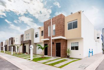 Casa en fraccionamiento en  Avenida Chulavista, Loma Viii, Santiago De Querétaro, Querétaro, 76116, Mex