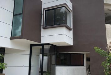 Casa en fraccionamiento en  Avenida Huayacán, Residencial Alborada, Benito Juárez, Quintana Roo, 77560, Mex