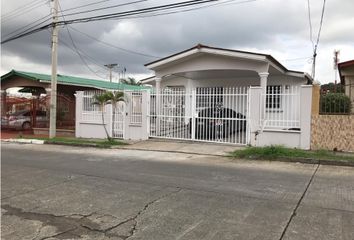 Casa en  Omar Torrijos, San Miguelito