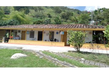 Villa-Quinta en  Ituango, Antioquia