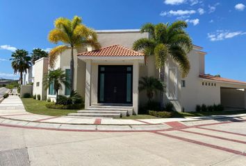 Casa en  Calle Cumbre, Fraccionamiento Lomas Del Campestre, Tuxtla Gutiérrez, Chiapas, 29057, Mex