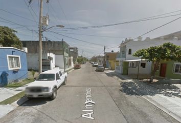 Casa en fraccionamiento en  Calle Laurel 17-33, Barrio Ii, Manzanillo, Colima, 28219, Mex