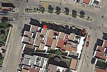 Casa en fraccionamiento en  Calle Pino, Valle Del Paraíso, Puebla, 72498, Mex