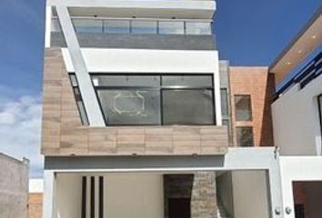 Casa en  Calle Villa Magna 132-144, Fraccionamiento La Loma, San Luis Potosí, 78218, Mex