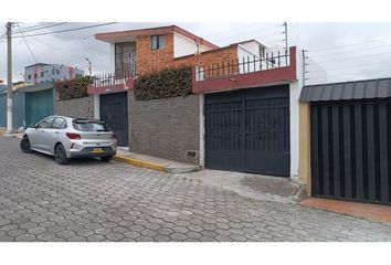 Casa en  El Condado, Quito