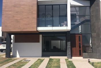 Casa en  Santa Rosa Jáuregui-casa Blanca, Fraccionamiento Juriquilla Grand, Querétaro, 76230, Mex