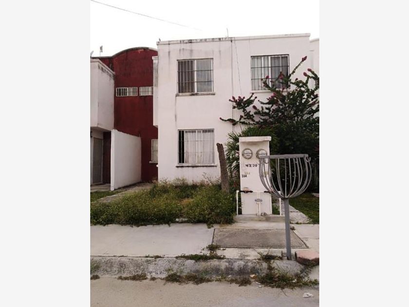 venta Casa en Jardines de Banampak, Cancún (MX20-IT9834)- icasas.mx