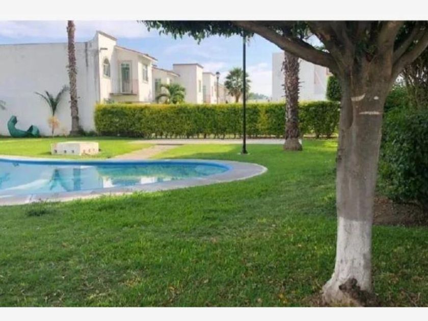 venta Casa en Fraccionamiento Villas del Paraíso, Yautepec de Zaragoza  (MX22-MY6714)