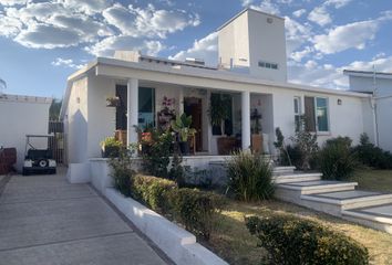 Casa en fraccionamiento en  Paseo Del Ocaso 1042-1126, Villas De Irapuato, Irapuato, Guanajuato, 36670, Mex