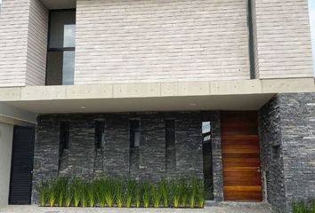 Casa en  Calle Lago Cuitzeo, Fraccionamiento Cumbres Del Lago, Querétaro, 76230, Mex