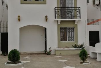 Casa en  W3mm+r5 Guayaquil, Ecuador