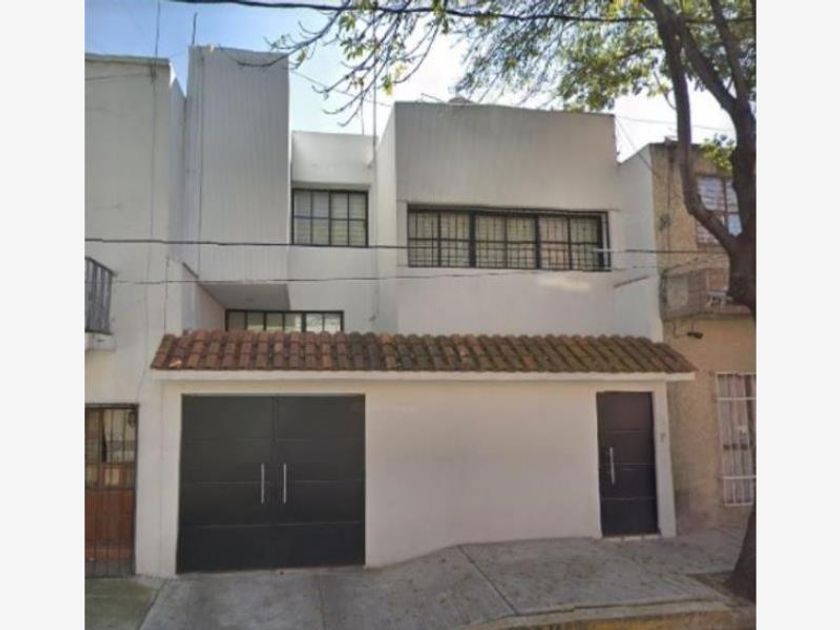 venta Casa en Héroes de Churubusco, Iztapalapa (MX22-NA8180)