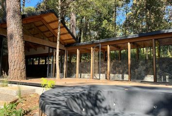 Casa en  Avenida Rosales 24, Avándaro, Valle De Bravo, México, 51200, Mex