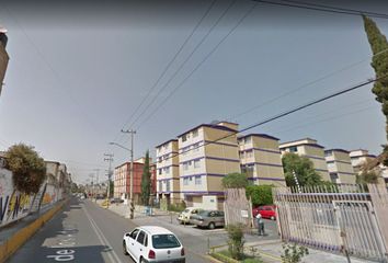 Departamento en  Avenida De Los Cipreses, Fracc Valle De Las Pirámides, Tlalnepantla De Baz, México, 54130, Mex