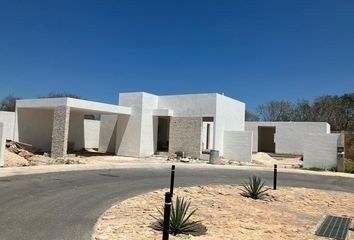 Casa en condominio en  Pueblo Cholul, Mérida, Yucatán