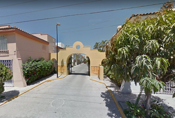 Casa en fraccionamiento en  Calle Paseo Del Marlín 520-528, Fraccionamiento Las Aralias, Puerto Vallarta, Jalisco, 48328, Mex