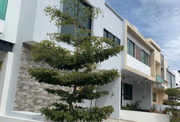 Casa en condominio en  Circuito Paseo De Los Almendros, Fraccionamiento Los Almendros, Zapopan, Jalisco, 45135, Mex