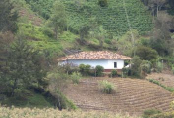 Villa-Quinta en  Cl. De La Salida #34-85, San Vicente, Antioquia, Colombia