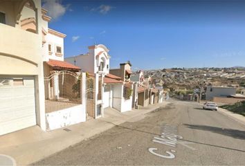 Casa en  El Ciprés, Baja California, Baja California Norte