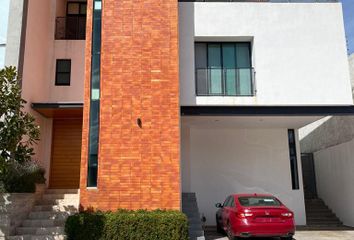 Casa en  Circuito Del Pedregal 4-4, Fraccionamiento Lomas Del Pedregal, San Luis Potosí, 78400, Mex