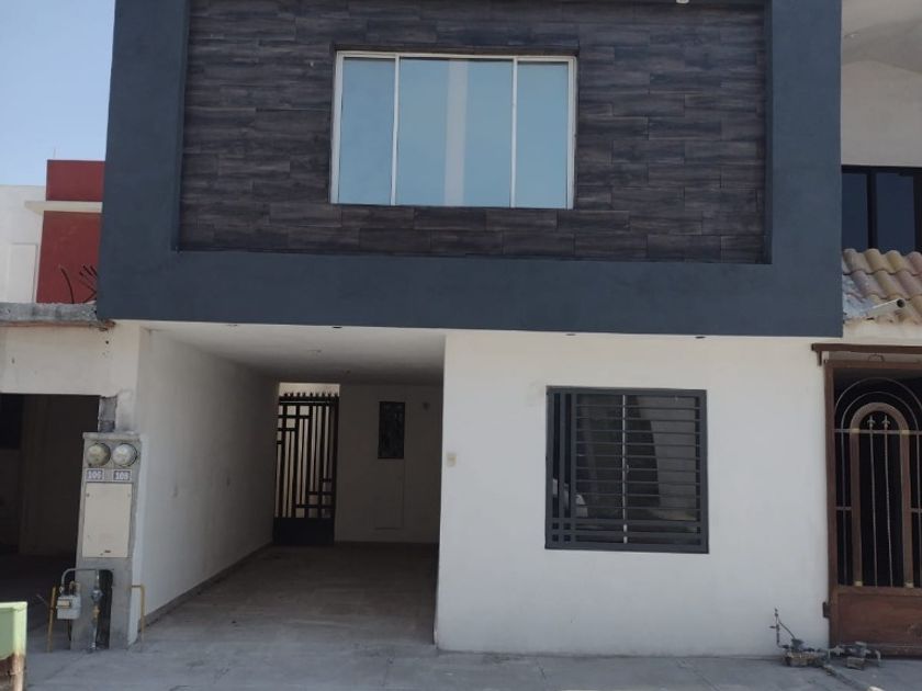 venta Casa en Valle de Lincoln, García, Nuevo León (437292--360)