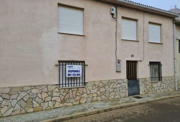 Chalet en  Santa Cristina De Valmadrigal, León Provincia