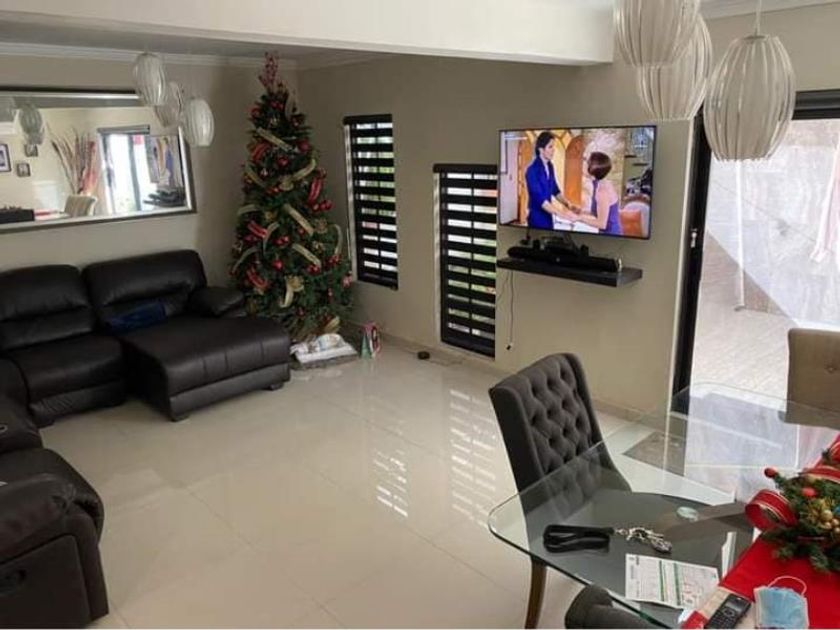 venta Casa en Residencial las Quintas, Guadalupe, Nuevo León (731B49DB