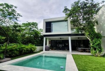 Casa en condominio en  Yucatán Country Club, Mérida, Yucatán