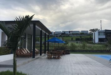 Terreno Comercial en  Marianitas, Calderón, Quito