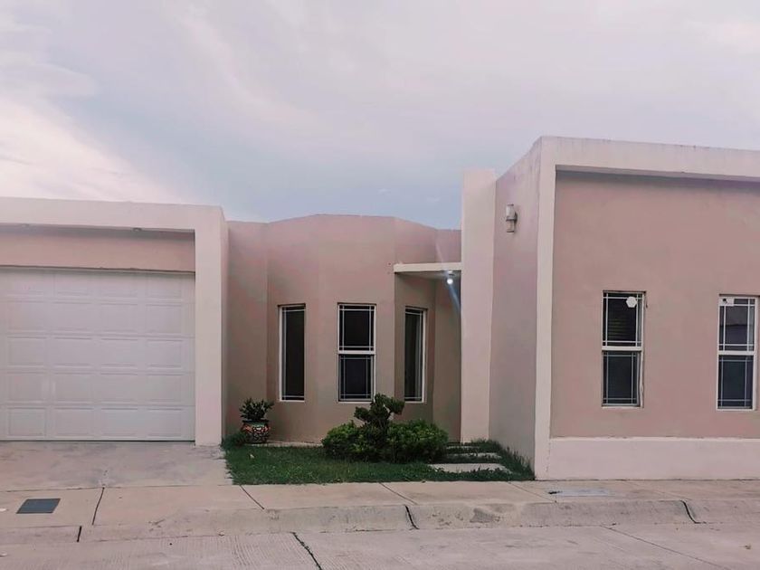 venta Casa en Ciudad Cuauhtémoc Centro, Cuauhtémoc, Chihuahua (MHO4645323)-  