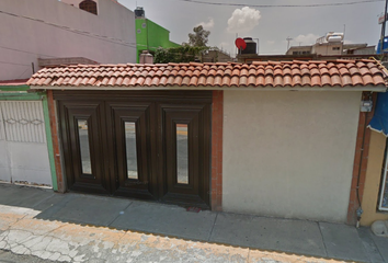 Casa en  Calle Framboyan, Fraccionamiento Villa De Las Flores, Coacalco De Berriozábal, México, 55710, Mex