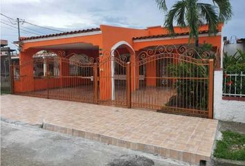 Casa en  Mateo Iturralde, San Miguelito